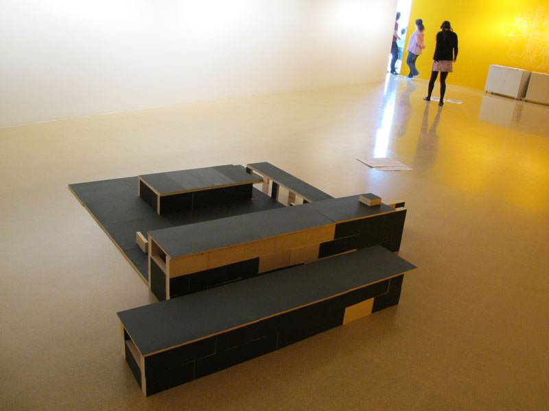 El gran joc El Constructors amb alumnes de La Síni en l'espai expositiu
